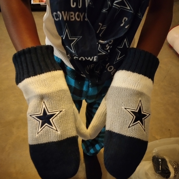 Dallas Cowboys items - Picture 5 of 7
